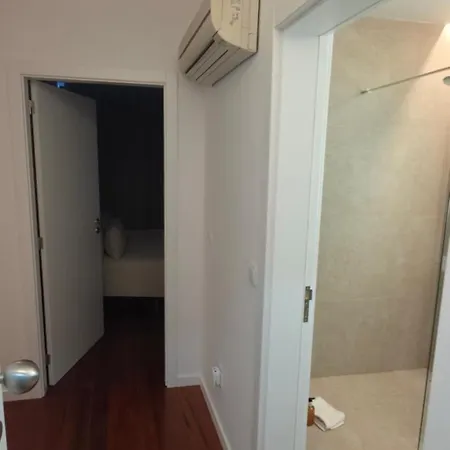 Canavial At Heart Of Apartment *